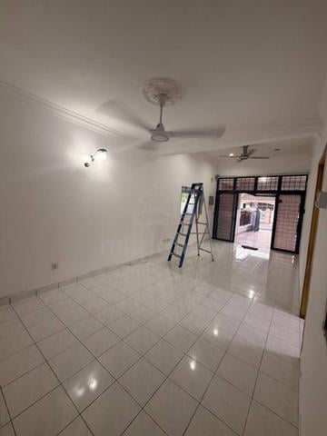 Taman Perling/ 1.5 Storey Terrace House/ Partial Furnished/ For Rent 1