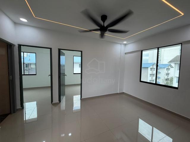 Flat Taman Molek 1