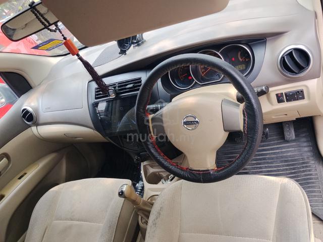 2009 Nissan GRAND LIVINA 1.6 CLASSIC/COMFORT (A) - 4