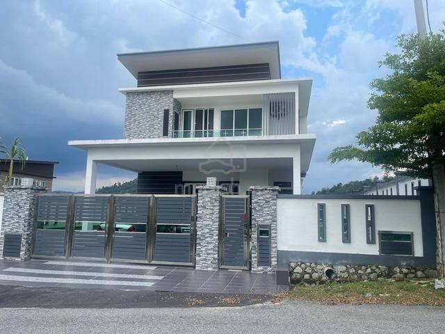 Nice View Double Storey Bungalow in Bandar Mahkota Cheras For Sale 1