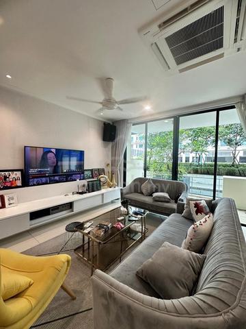 Iconic Skies Villa 3.5 storey with private lift and Garage 1