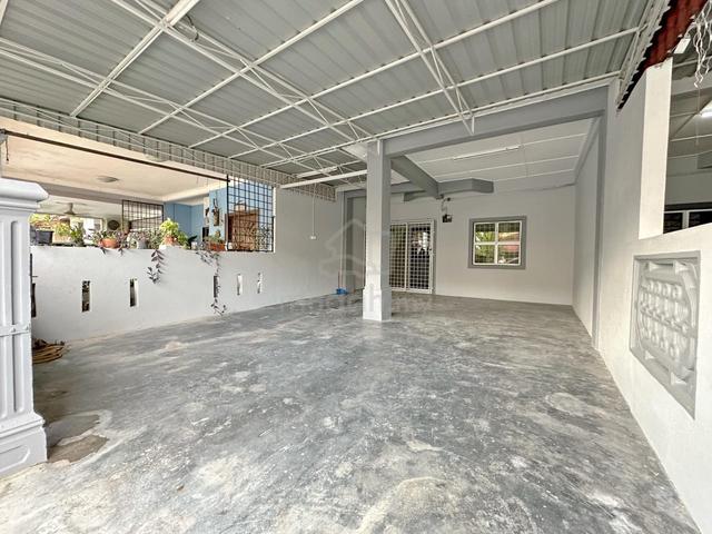 Bandar Springhill Double Story Terrace 5 bedrooms Facing N E 1