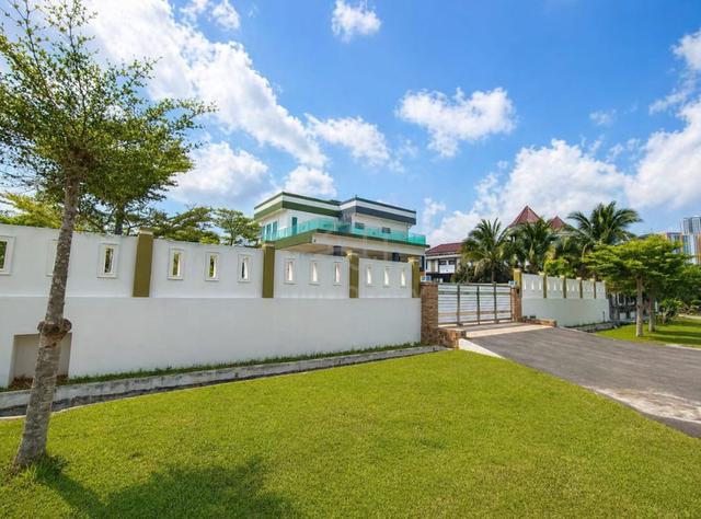 2 Adjacent Bungalow Lots with Existing Unit at Nilai Spring Villas 1