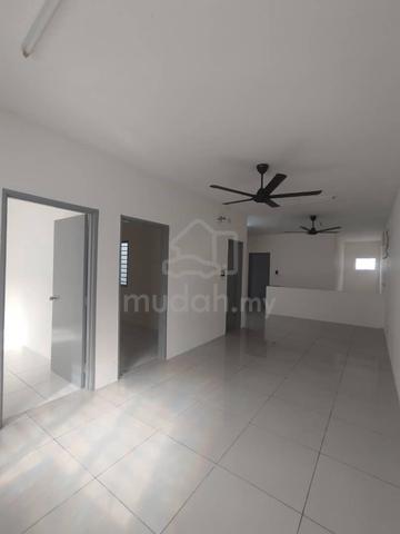 Simfoni Perdana, Puncak Alam First Floor nearby surau 3