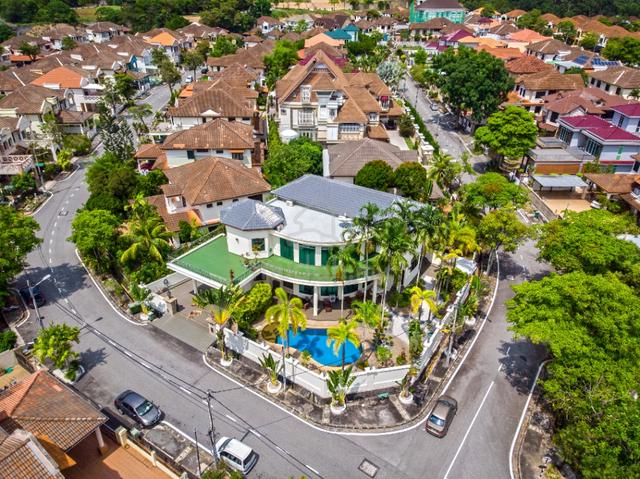 2/S/Blow At Batu Ferringhi -Private Pool-7653sf (Valur Buy) Reno 800k 1