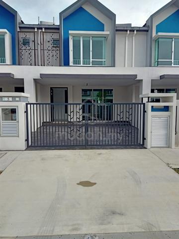 Double Storey Terraced House Serenia City 1