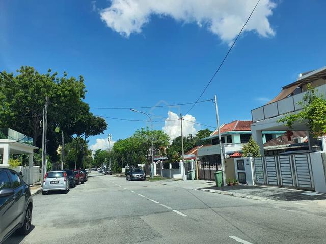 Single storey semi detached off Kampar Road 2