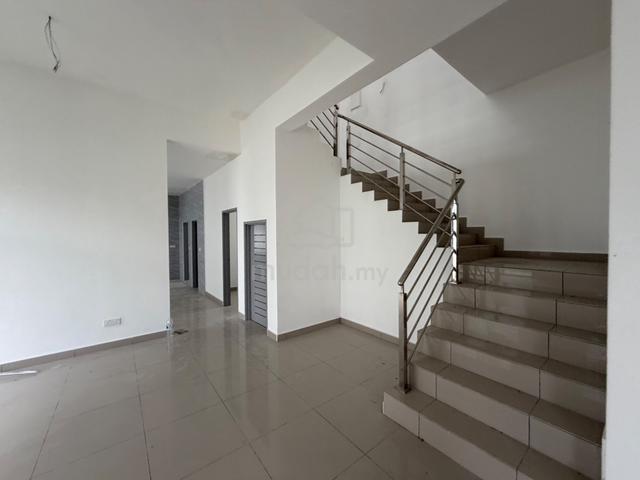 DSTH Cluster house/ Skudai/ extra land 10ft/ full loan/ 1