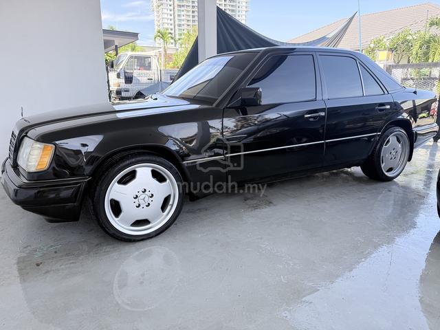 1995 Mercedes Benz 220E 2.2 (A) - 4