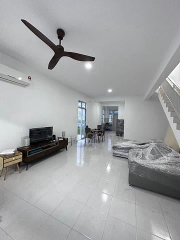 Double Storey / Merindi East / Pasir Gudang / 4 Bed 1