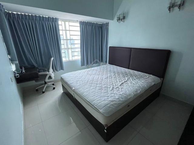 University Place (Plaza Ivory) 1