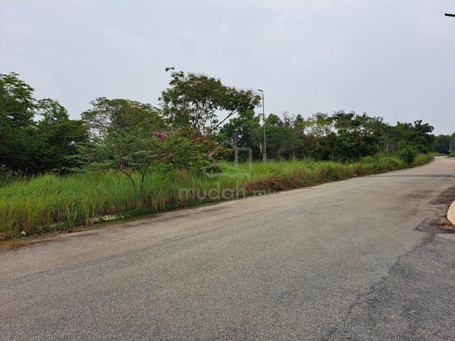 BANDAR PUTRA Kuantan BUNGALOW lot 7007sf FREEHOLD 1
