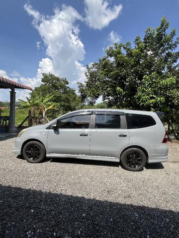 2012 Nissan GRAND LIVINA 1.6 PREMIUM/LUXURY (A) - 3