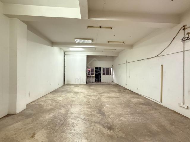 22x75 4-Storey Ground Floor shop Puchong Jaya LRT lotus Jalan Bandar 1