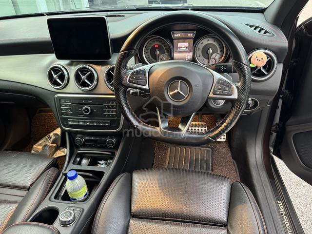 2015 Mercedes Benz GLA180 (CBU) 1.6 (A) - 4