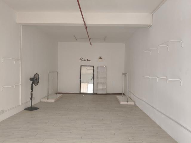 Below Market | Office Retail lot PLAZA JELUTONG Seksyen U8 Shah Alam 1