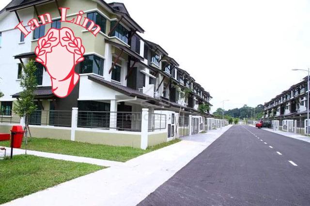 Gated & Guarded 3 STOREY TERRACE SOUTHBAY RESIDENCE Bayan Lepas LANDED 1