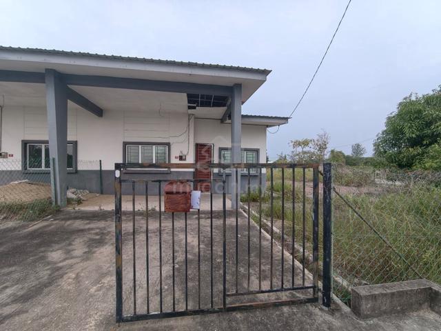 Teres Setingkat di Perumahan Makmur Puncak Jaya, Triang 1
