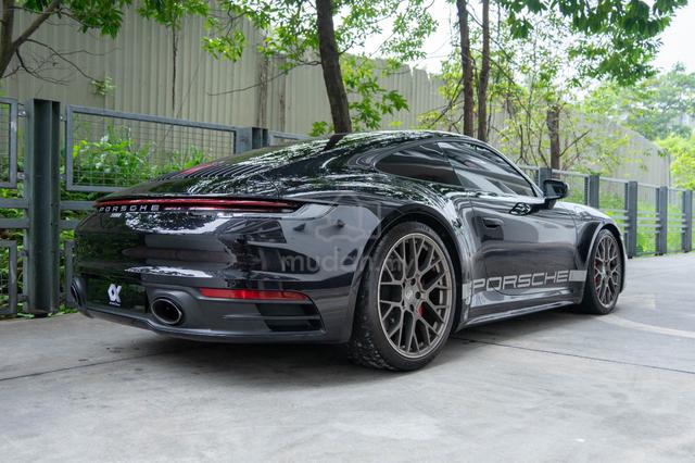 Porsche 911 Carrera 4S 2019 Jet Black (uk spec) - 2
