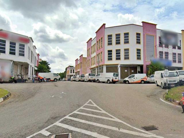 3 Storey Shop Office in Taman Bukit Keramat, Mentakab, Pahang 1
