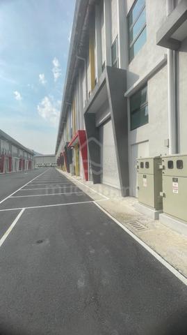 New warehouse below maket 1000 near Gombak Batu cave 40X94 ready in 1