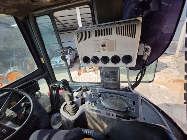 Backhoe 580M (Series 2) Full Cabin (Aircond) - photo 4 of 6