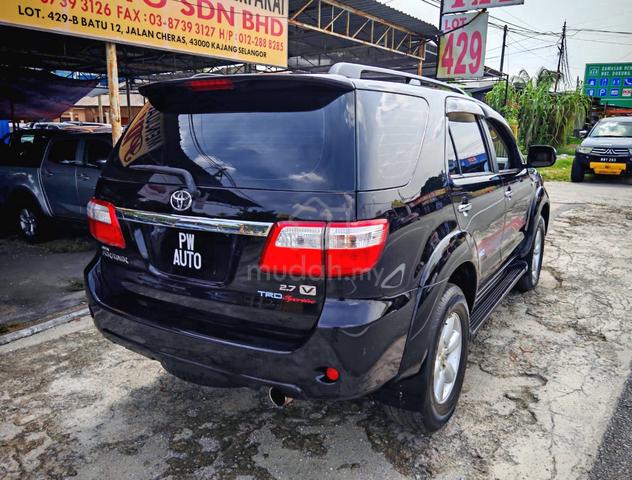 Toyota FORTUNER 2.7(A)V TRD SPORTIVO VVT-i 4X4 SUV - 5