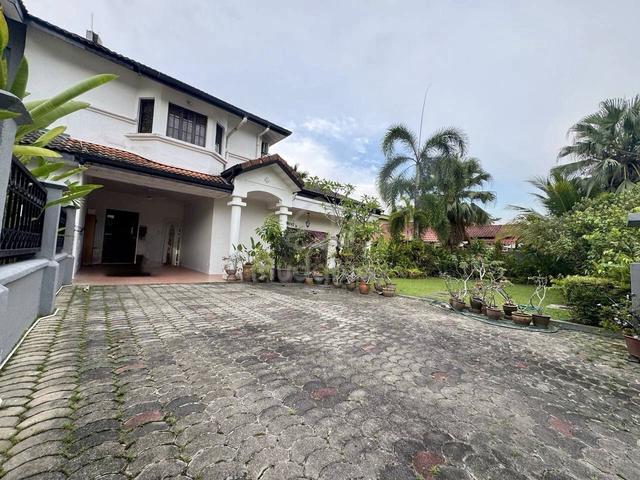 Spacious. Big Land Area, Peaceful. Perfect for Family KOTA DAMANSARA 1