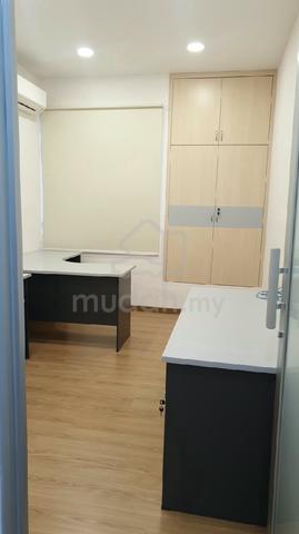 Office Space FOR RENT / SHARED OFFICE  GELUGOR 1