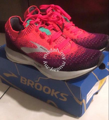 brooks levitate 2 women's sale