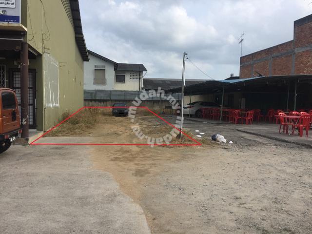 LAND FOR SALE – Kluang, Jalan Sekolah Chong Hwa🏢 1