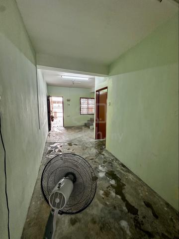 House near Muar Town and Hospital Muar 1