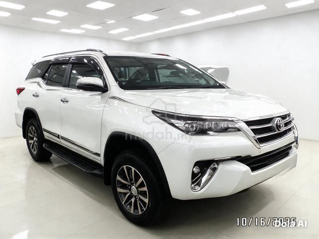 Toyota Fortuner 2.7 At Petrol 4X4 7 SEATER - 4