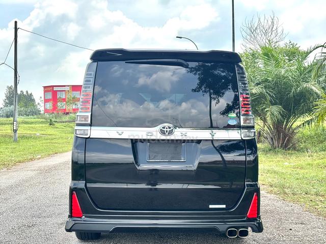 2018 Toyota VOXY 2.0 ZS KIRAMEKI (A) - 3
