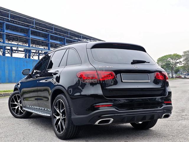 Mercedes Benz GLC300 2.0 4MATIC AMG - 2