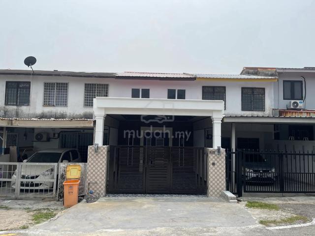 Newly Renovated Double Storey Terrace at Rawang Perdana 1 1