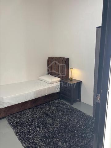 Bilik sewa PEREMPUAN ONLY single FREE WIFI Larkin near LARKIN SENTRAL 1