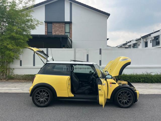 Mini COOPER 1.6 (A) Sunroof NewModel DirectOwner - 3