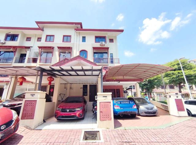 Townhouse Villa Laman Tasik Bandar Sri Permaisuri Cheras KL 1