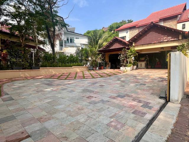 5111sqft END LOT Double Storey Laman Sanur Seksyen 13 Shah Alam Corner 1