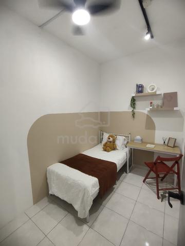 Room For Rent Near LRT Kelana Jaya Line Walking 9min to LRT 1