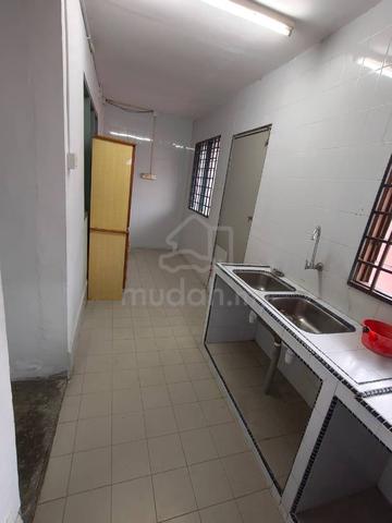 Tun Aminah JB Jalan Pahlawan single storey terrace 1
