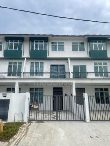 Bilik Sewa Lelaki-3 storey Landed 1