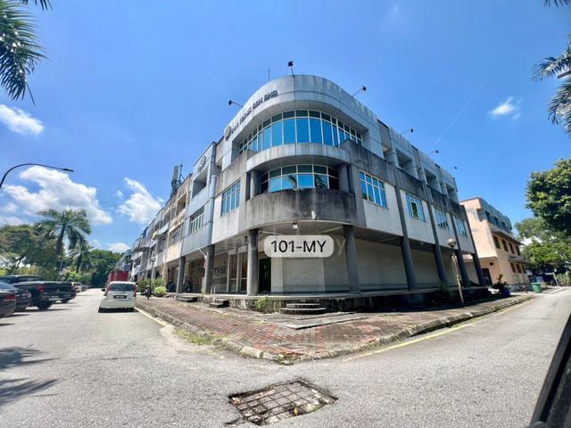 [CORNER LOT] Hicom Shah Alam Seksyen 27 Triple sty Shoplot 30x80 for 1