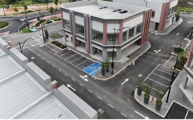 Village square Gamuda Garden Rawang shoplot 1