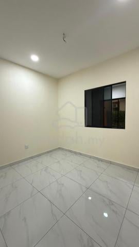 Kulai Jalan Sri Putra 10/2 Single Storey for sale 1