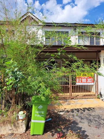 AIR PUTIH FREEHOLD 2-storey Terrace 1