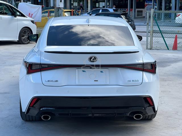 2022 Lexus IS300 2.0 F-SPORT MODE BLACK GLITTER - 3