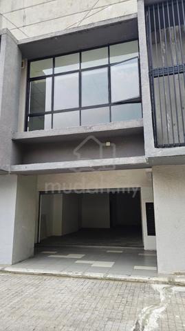 Glomac Centro, Kayu Ara, Petaling Jaya, Lorong Masjid 1 (Shop) 1