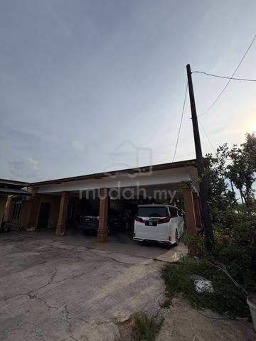 banglo corner lot fully furnished pak mahat 1